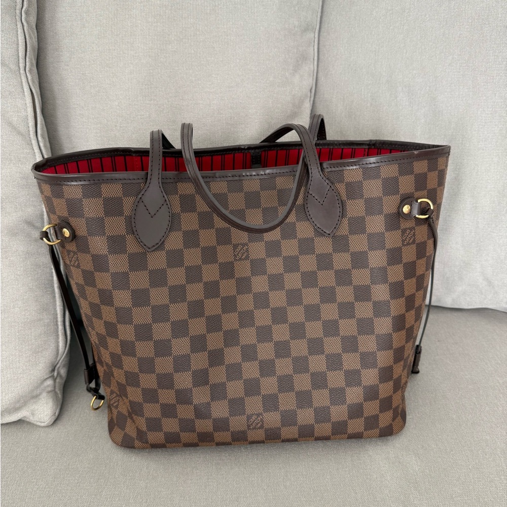Louis Vuitton Neverfull MM Tote